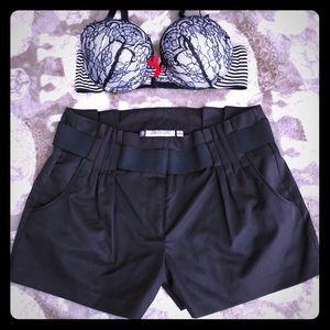 JLo dress shorts with belt size 8 new without tags